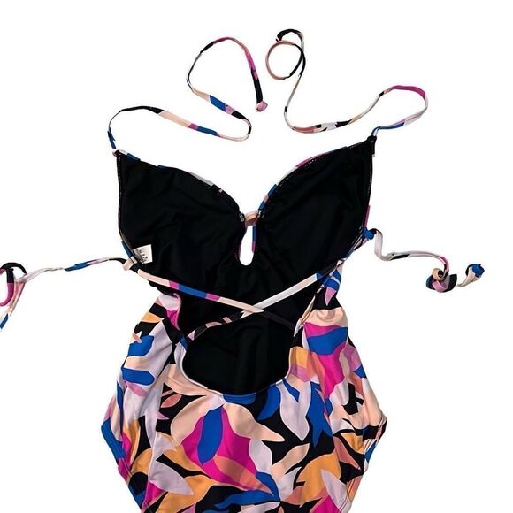 Sugar Beach One Piece - Picture 8 of 9